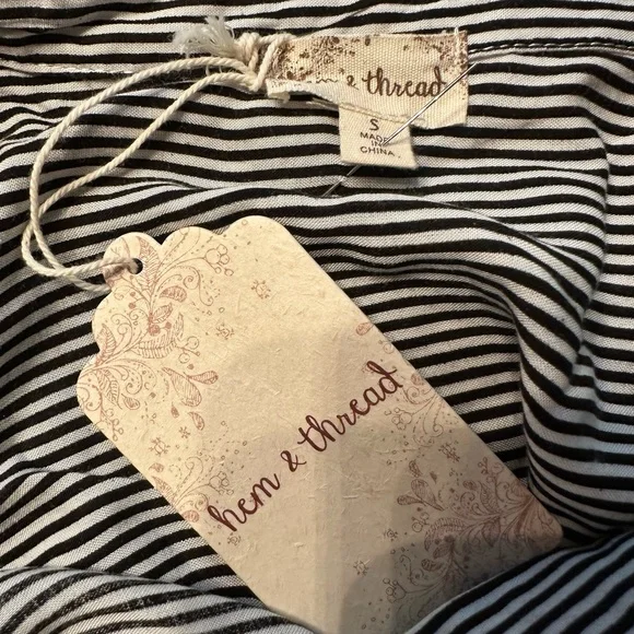 Hem & Thread NWT black and white button down tie bell sleeve size small shirt - Picture 10 of 10